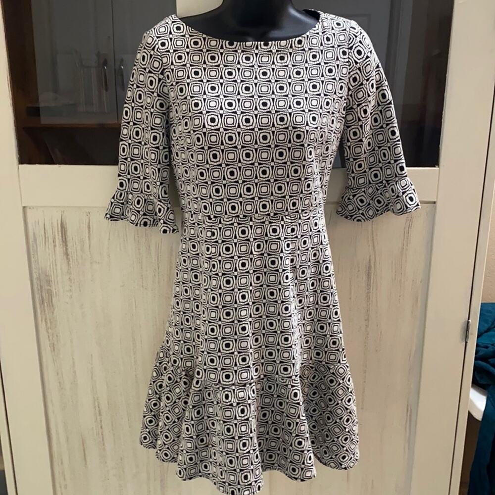 Betsey Johnson Geometric Print Bell-sleeved Dress